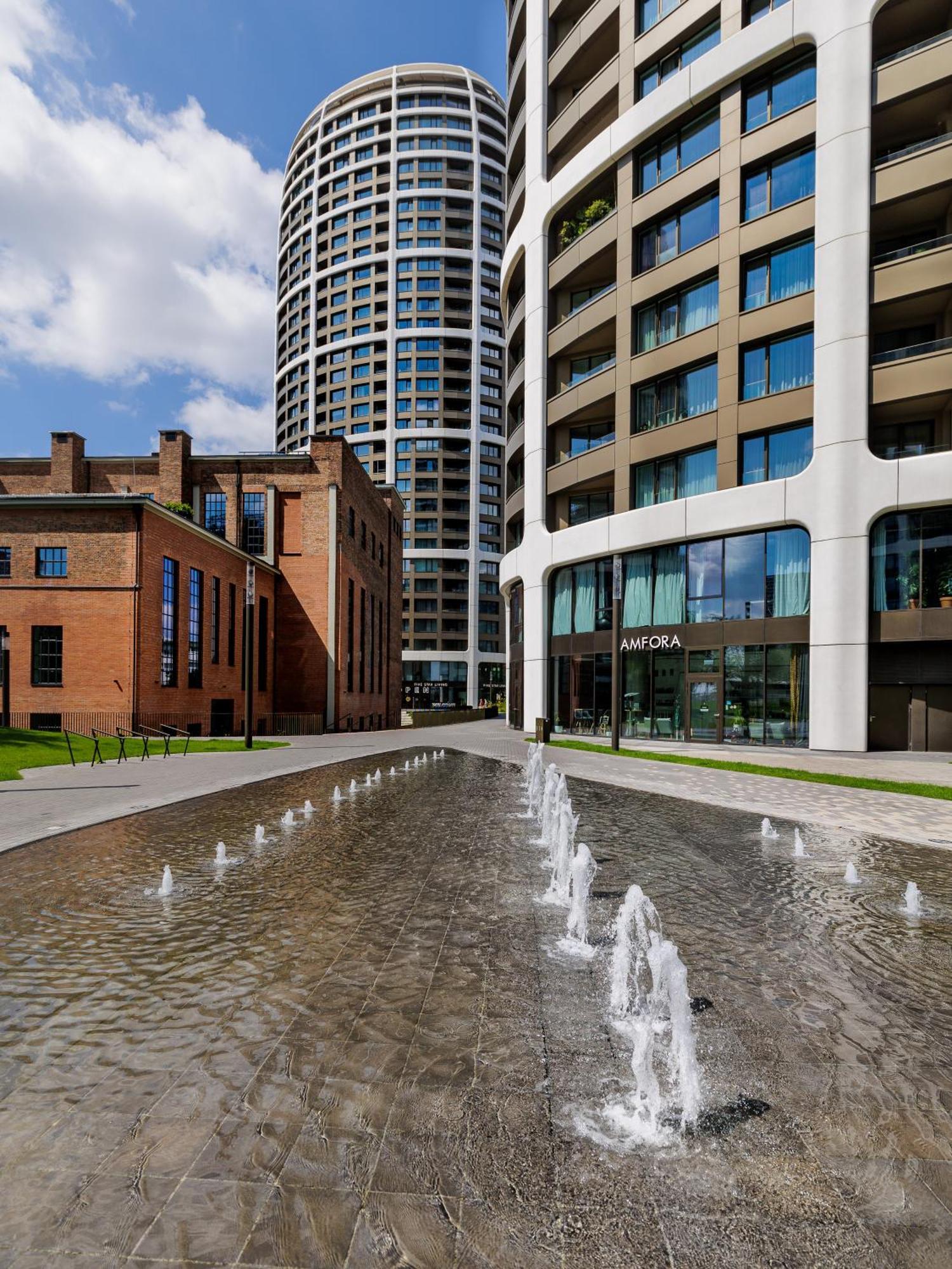 Sky Park 1 - Luxurious #Instaworthy Apartment In Downtown City Center With Included Parking, Best Address In Town ブラチスラヴァ エクステリア 写真